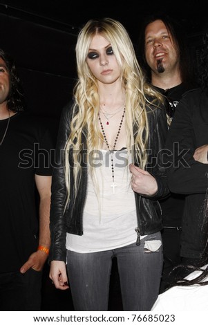 LOS ANGELES - APR 9:  Taylor Momsen at the Vans Warped Tour 2010 Press Conference and Kick-Off Party, Key Club, Los Angeles, California on April 9, 2010.