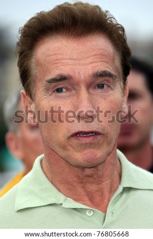 MALIBU - NOV 25: Governor Arnold Schwarzenegger arrives at a fire inspection in Malibu, CA on November 25, 2007.