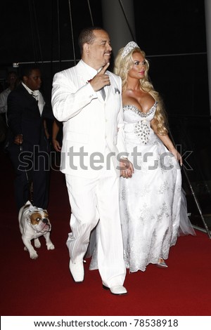 LOS ANGELES - JUN 3: Ice-T and Coco at a ceremony where Ice-T and Coco renew their wedding vows at the W Hotel in Los Angeles, California on June 3, 2011.