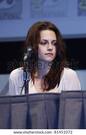 SAN DIEGO - JUL 21: Kristen Stewart at \'The Twilight Saga: Breaking Dawn Part 1\' Panel during Comic-Con 2011 in San Diego, California on July 21, 2011