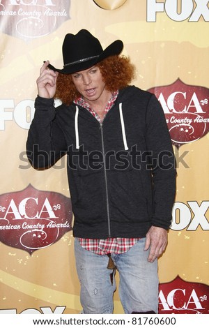 LAS VEGAS - DEC 6: Carrot Top at the 2010 American Country Awards held at the MGM Garden Arena in Las Vegas, Nevada on December 6, 2010