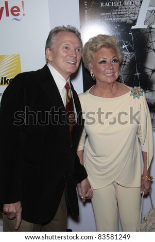 WEST HOLLYWOOD - OCT 12: Mitzi Gaynor and Bob Mackie at the Hollywood Life Hollywood Style Awards at the Pacific Design Center, West Hollywood, California on October 12, 2008