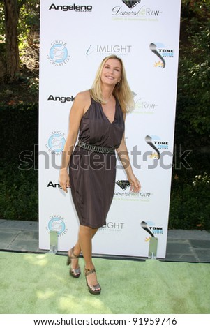  photo LOS ANGELES OCT 16 Katherine Kelly Lang arriving at the 2011