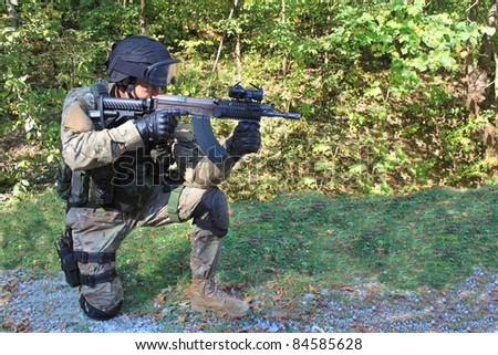 special police unit training, shooter swat, assault rifle sa58, caliber 7,62 mm