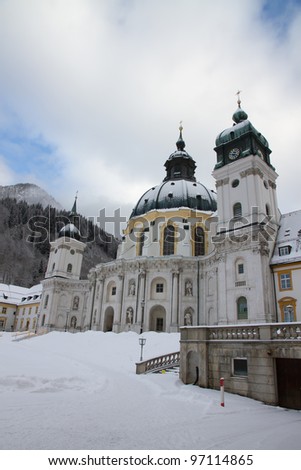Ettal with its imposing dome belongs to the most famous baroque buildings in Bavaria