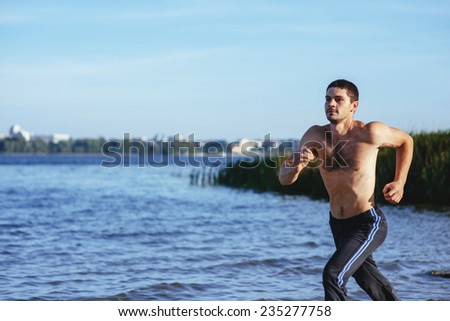 sportsmen man vsonyachnyy day to jog