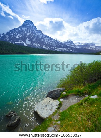 Alberta Landscape Canada Mountains and River, Icefields Parkway, Alberta Canada