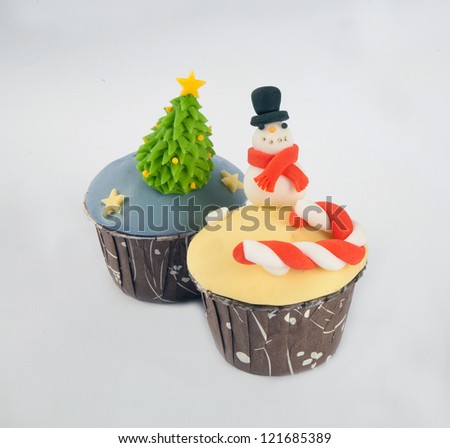 Christmas tree cupcake/Christmas  cupcake isolated on white