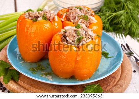 Peppers stuffed with rice and meat