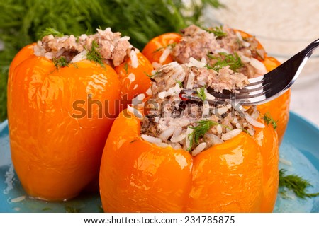 Peppers stuffed with rice and meat