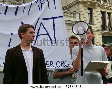 WARSAW - AUGUST 26: Protesters in front of Presidential Palace on August 26, 2010 in Warsaw, Poland. Supporters of Janusz Korwin Mikke gathered to protest against VAT tax increase and government