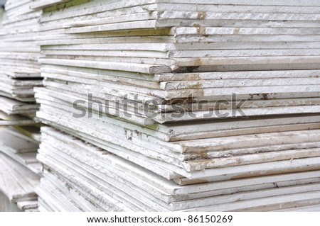 Stacking of gypsum sheets