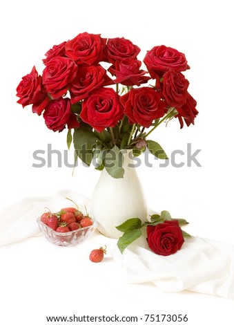Bouquet of roses and strawberries