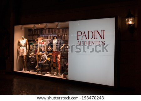 Genting Highlands, Malaysia - SEPTEMBER 5:  Padini Authentics Cloth and dress Display in mirror room at Resort World Genting on Sep 5, 2013 in Genting Highlands, Pahang, Malaysia