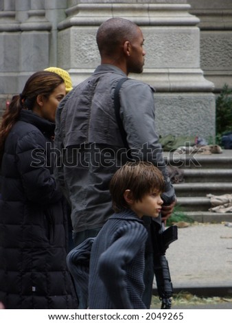 Will Smith and Alice Braga on the set of I am Legend in New York City (visible Noise at Full Size)