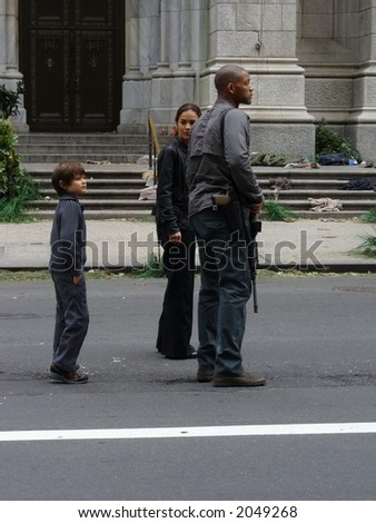 Will Smith and Alice Braga on the set of I am Legend in New York City(visible Noise at Full Size)