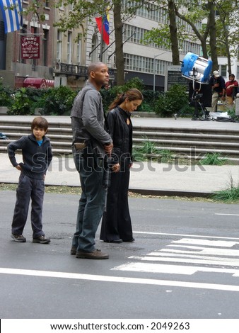 Will Smith and Alice Braga on the set of I am Legend in New York City(visible Noise at Full Size)