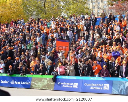 Crowds gather at the finish line of the 2006 ING New York City Marathon