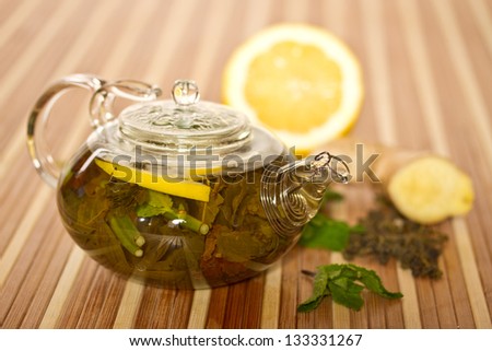 green tea with fresh mint and lemon