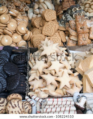 The image of several types of cookies that are sold on the market
