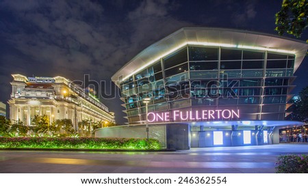 Singapore, Singapore - May 7, 2014: The Fullerton Hotel Singapore at bluehour. It\'s a five-star luxury hotel and One Fullerton building, it\'s a waterfront dining.