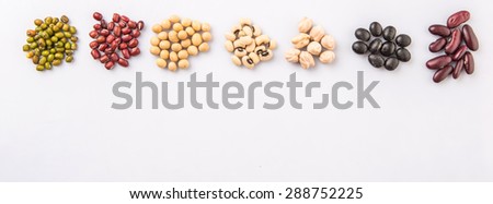 Black eye peas, mung bean, adzuki beans, soy beans, black beans and red kidney beans on white background