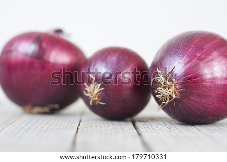 spanish onions on wooden