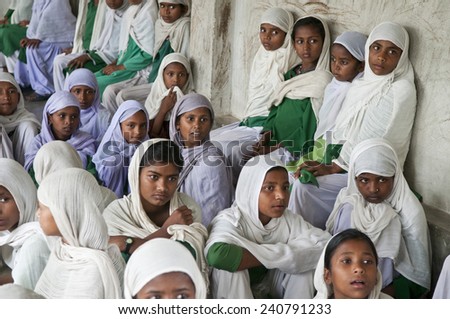 BIRATNAGAR, NEPAL - APRIL 21: Young  unidentified Nepalese children in muslim school in Biratnagar on April 21, 2012 in Biratnagar, Nepal.