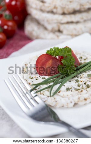 Diet food (rice cakes with healthy cream cheese topping)