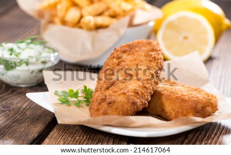 Fried Salmon Filet with Chips and homemade remoulade