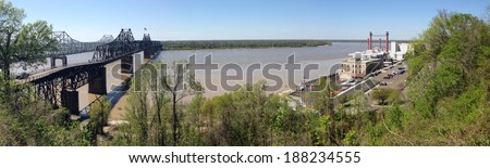 Mississippi River and bridges in Vicksburg, Mississippi