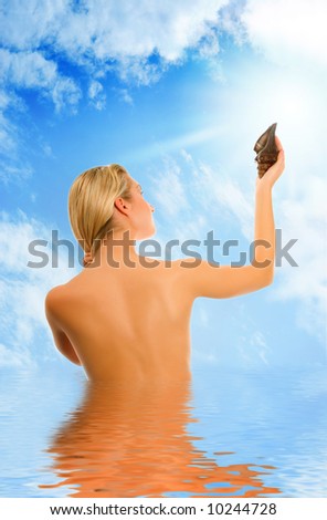 Beautiful girl with a sea shell reflected in rendered water