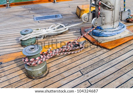 Rigging the sailing yacht. Photo Close-up