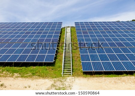 Solar power station with service stairway