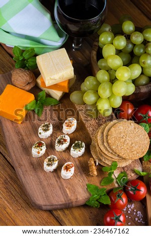 Soft cheese and fruit with red wine starter