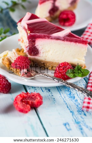 Raspberry cheesecake with fresh fruits