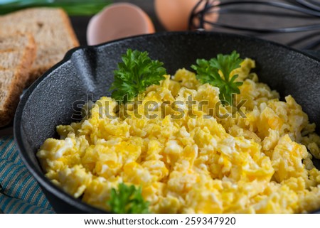 fresh scrambled egg with parsley