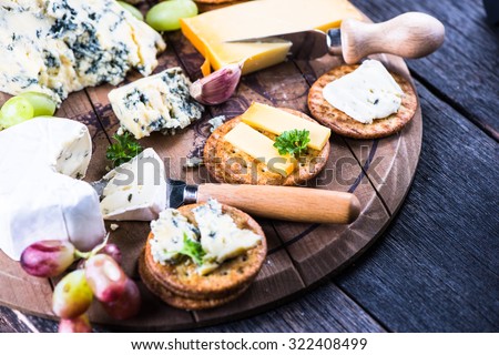[Obrazek: stock-photo-oat-crackers-with-cheese-sel...408499.jpg]