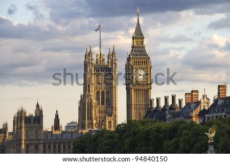 Big Ben and Westminster parliament in the evening sun in London, UK