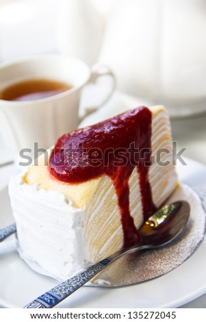 strawberry cheesecake - strawberry cake - cake with raspberry jam or strawberry jam