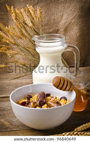 Muesli with low-fat milk and rusk