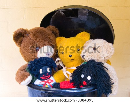 Old-fashioned Teddies in Toy Box