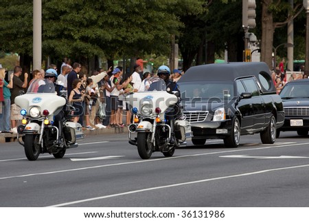 WASHINGTON, DC - AUGUST 29: Funeral Procession for Massachusetts Senator Ted Kennedy August 29, 2009 in Washington, DC.