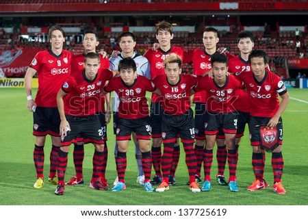 NONTHABURI,THAILAND-MAY01:Players of SCG Muangthong utd. pose for a photo during the AFC Champions League between Muangthong Utd.and Urawa Red Diamonds at SCG Stadium on May1,2013 in,Thailand.