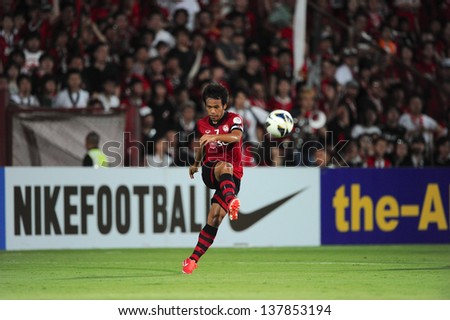 NONTHABURI,THAILAND-MAY01:Datsakorn Thonglao of Muangthong Utd. in action during the AFC Champions League between Muangthong Utd.and Urawa Red Diamonds at SCG Stadium on May1,2013 in,Thailand.