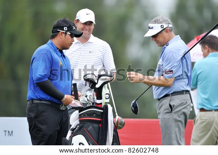 NAKHONPATHOM,THAILAND - AUG 11:Golf players during day one of the 2011 Thailand Open at Suwan Golf&Country Club on August 11, 2011 in Nakhonpathom Thailand