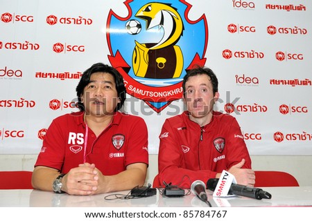 SAMUTSONGKHRAM,THAILAND- OCT 1: Robbie Fowler coach&player of MTUTD at a press conference for the Thai Premier League (TPL) between SCGsamutsongkhram fc & Mtutd at Samut Songkhram Stadium on Oct 1, 2011 in Samutsongkram, Thailand.
