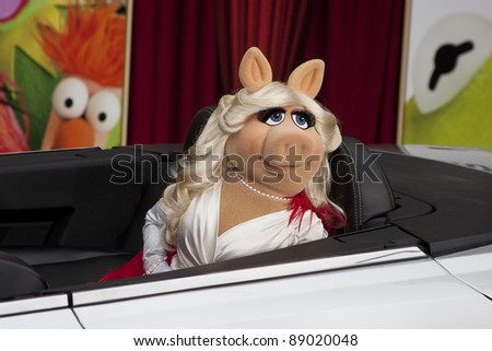 HOLLYWOOD, CA - NOVEMBER 12: Miss Piggy attends the Premiere Of Walt Disney Pictures\' \'The Muppets\' at the El Capitan Theatre on November 12, 2011 in Hollywood, California.