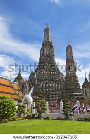Wat Arun, Temple public , Art sculpture in Wat Arun pagoda at Thailand