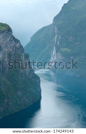 Geiranger Fjord (Norge) and waterfall Seven sisters view from above